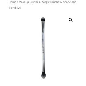Farah 22E shade and blend makeup brush
